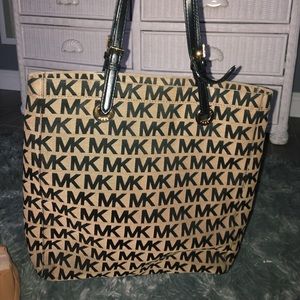 Michael kors purse